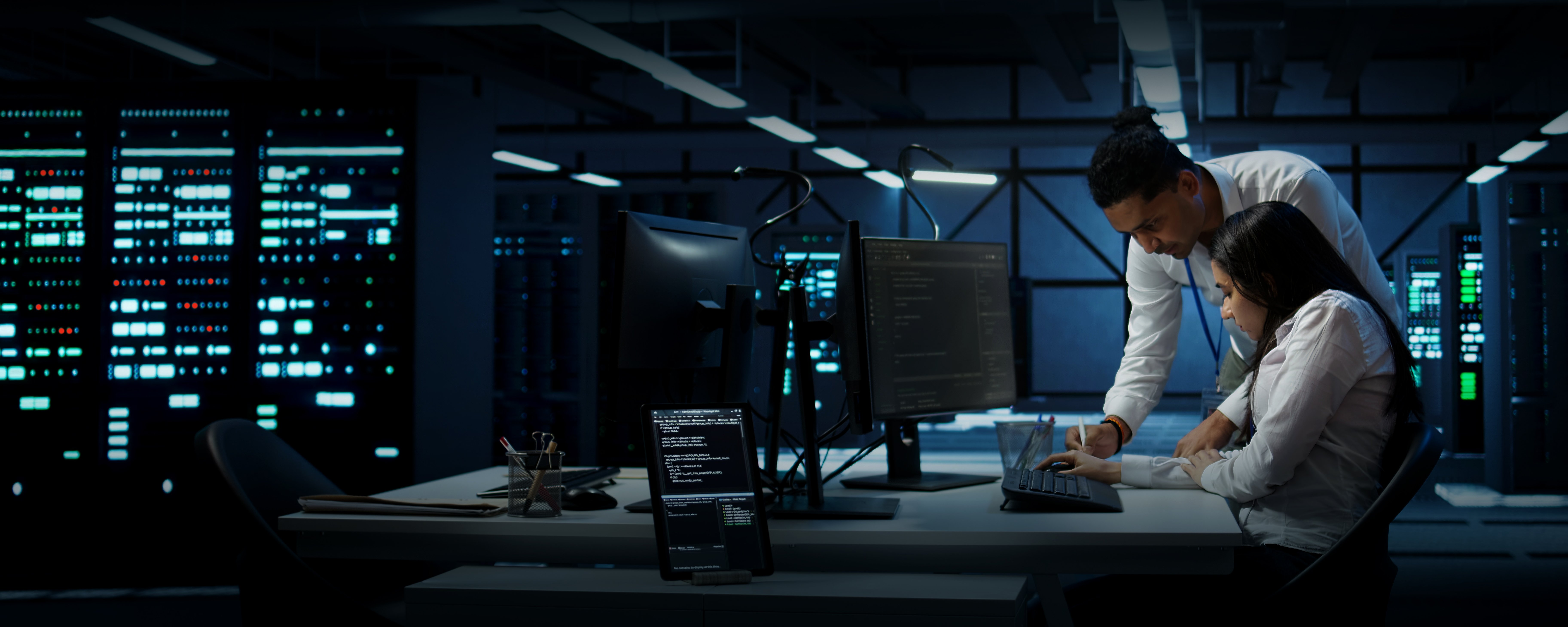 RedHelm_Managed IT Services_hero_AdobeStock_1195961282-1